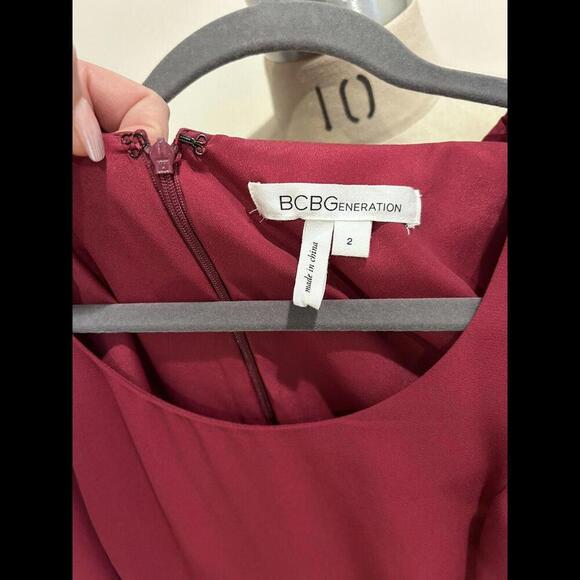 BCBGeneration Asymmetric Zipper Mini Cocktail Dress Burgundy Wine Petal Sleeve 2 - Picture 4 of 5